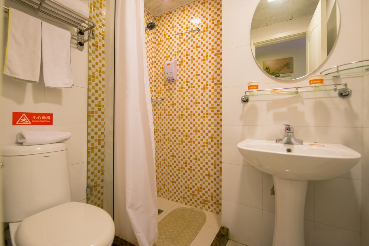 Home Inn Chongqing Nanping Pedestrian Street Branch Екстер'єр фото