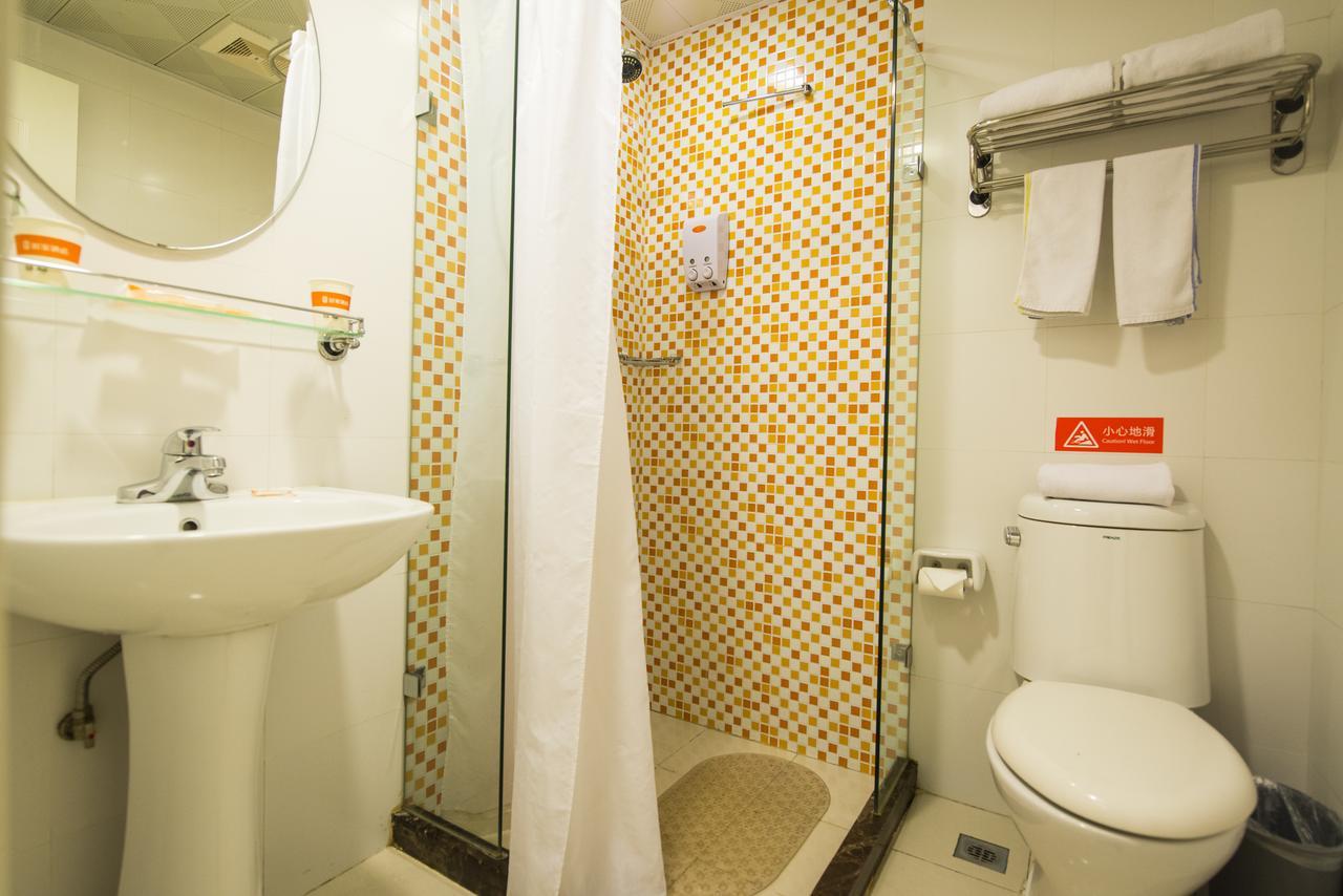 Home Inn Chongqing Nanping Pedestrian Street Branch Екстер'єр фото
